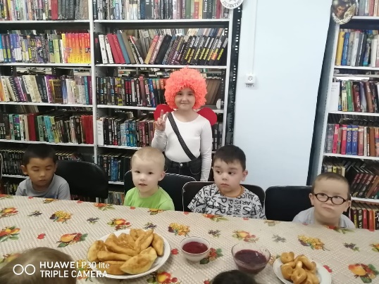 ДЕНЬ ПИРОЖКОВ С МАЛИНОВЫМ ВАРЕНЬЕМ
