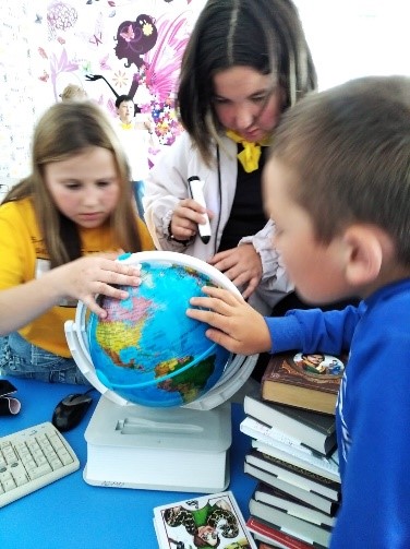 Познавательно-развлекательная программа «Будем с книгами дружить»