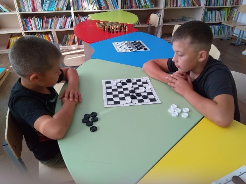 "Рыцарский турнир по шашкам"