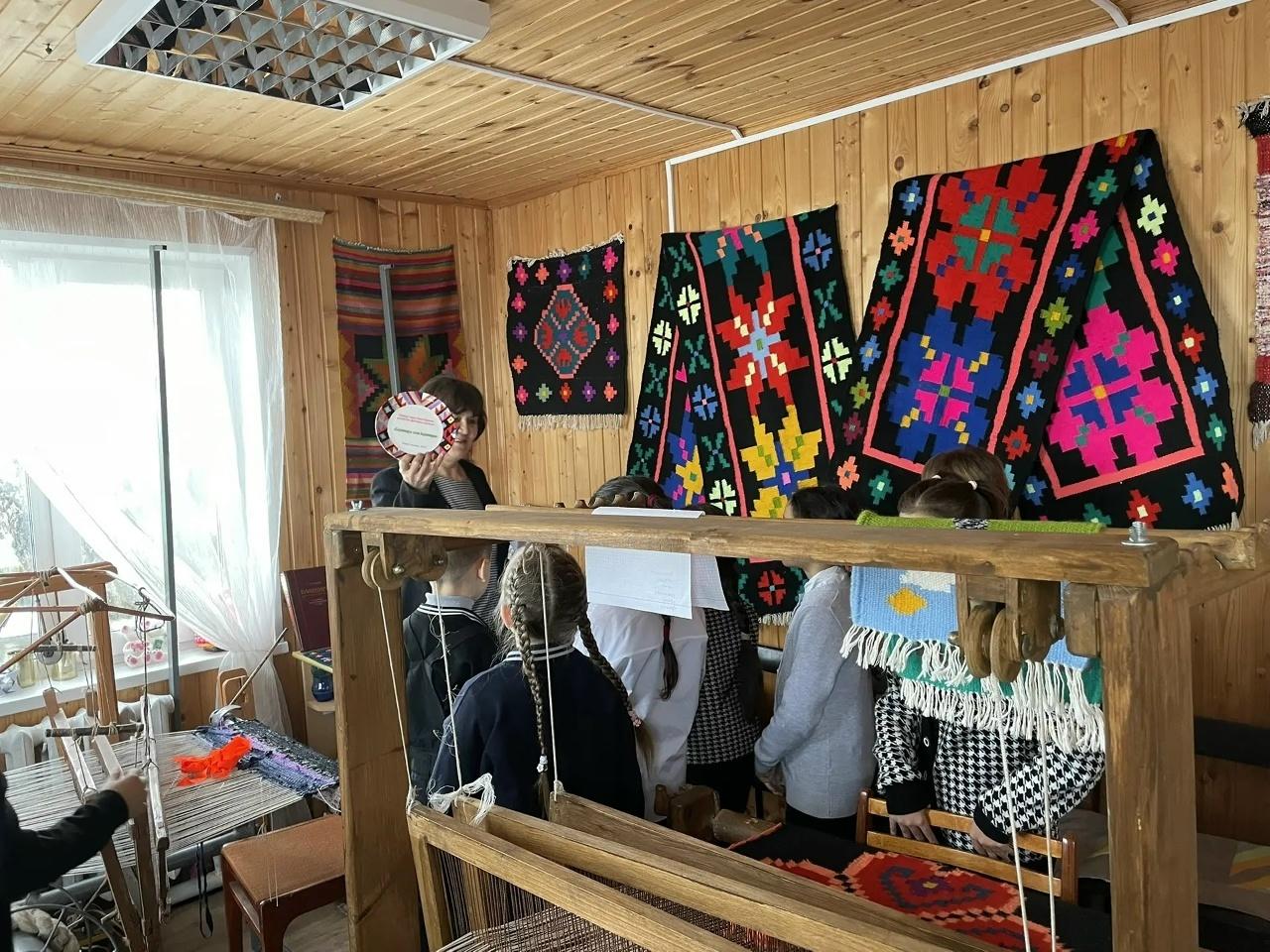 Созвездие мотивов в ковроткачестве